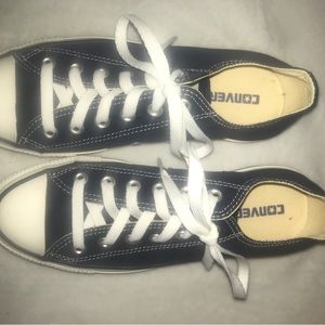 Womens Navy Blue Converse. Great condition